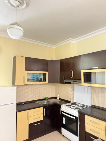 Tirane, jepet me qera apartament 2+1+Ballkon Kati 1, 87 m² 560 € (Don Bosko)