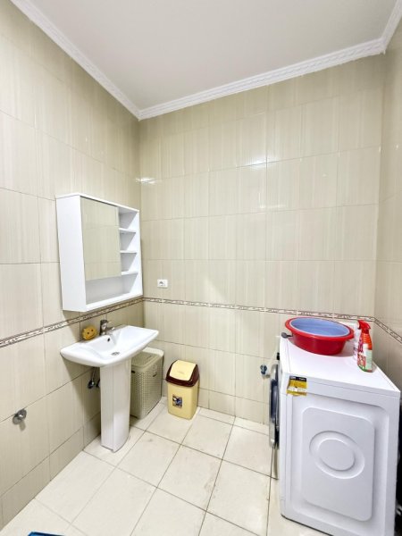 Tirane, jepet me qera apartament 2+1+Ballkon Kati 1, 87 m² 560 € (Don Bosko)