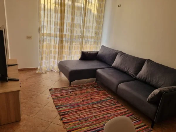 Tirane, jepet me qera apartament 2+1+Ballkon Kati 5, 87 m² 480 € (Teodor Keko)