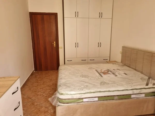 Tirane, jepet me qera apartament 2+1+Ballkon Kati 5, 87 m² 480 € (Teodor Keko)