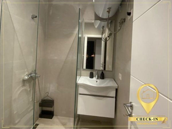 Tirane, jepet me qera apartament 2+1+Aneks+Ballkon Kati 1, 90 m² 700 € (21 Dhjetori)