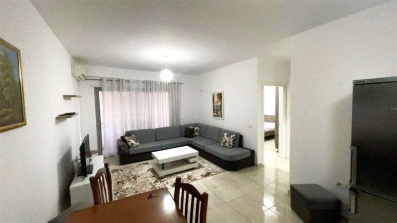 Tirane, jepet me qera apartament 2+1+Ballkon Kati 2, 85 m² 900 € (Rruga Ibrahim Dervishi)