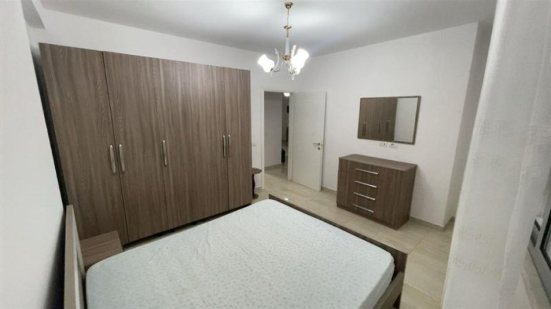 Tirane, jepet me qera apartament 2+1+Ballkon Kati 2, 85 m² 900 € (Rruga Ibrahim Dervishi)