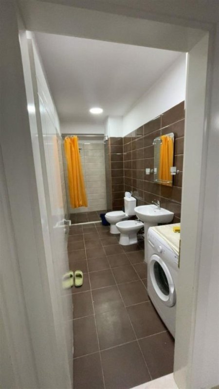 Tirane, jepet me qera apartament 2+1+Ballkon Kati 2, 85 m² 900 € (Rruga Ibrahim Dervishi)