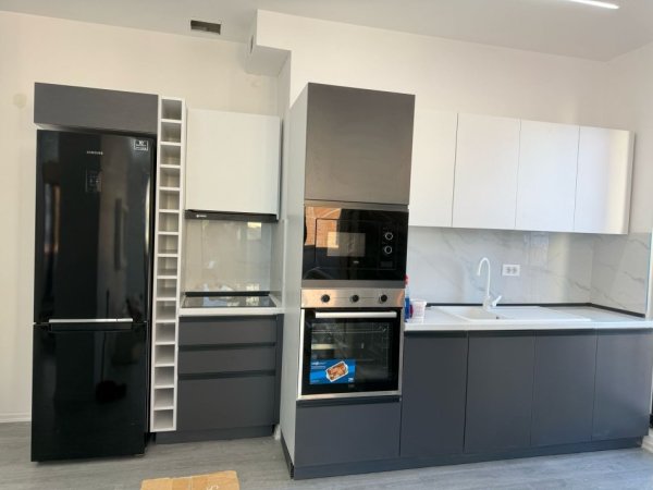 Tirane, jepet me qera apartament 1+1+Ballkon Kati 3, 57 m² 50,000Leke  (Rruga Siri Kodra)