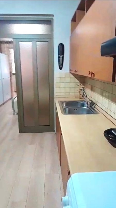 Tirane, jepet me qera apartament 1+1 Kati 2, 50 m² 48,000Leke  (Rruga Jusuf Vrioni)