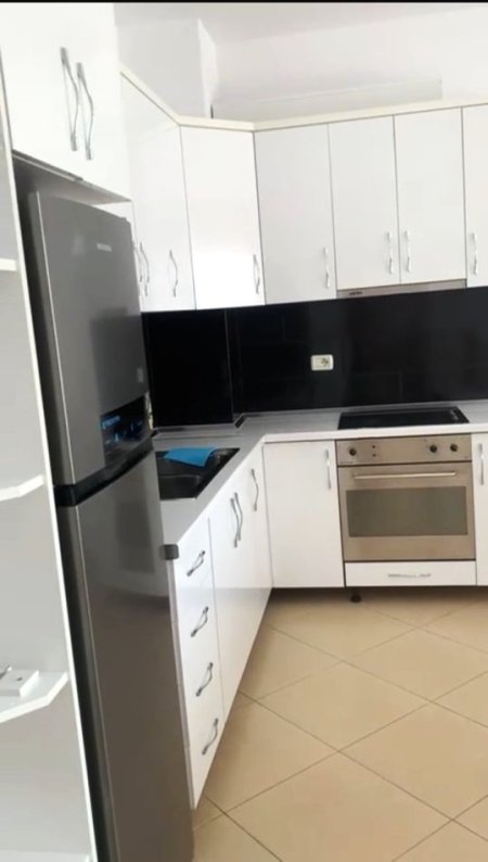 Tirane, jepet me qera apartament 2+1+Ballkon Kati 5, 110 m² 716 € (Rruga Panorama)