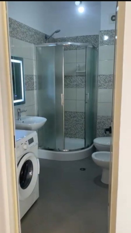 Tirane, jepet me qera apartament 2+1+Ballkon Kati 5, 110 m² 716 € (Rruga Panorama)