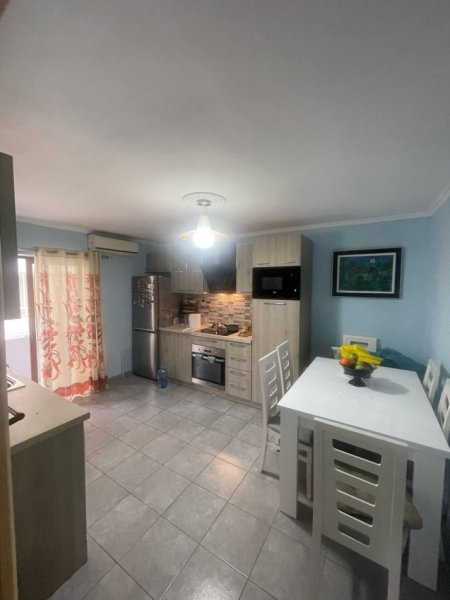 Tirane, jepet me qera apartament 2+1+Ballkon Kati 5, 82 m² 614 € (Rruga Mine Peza)