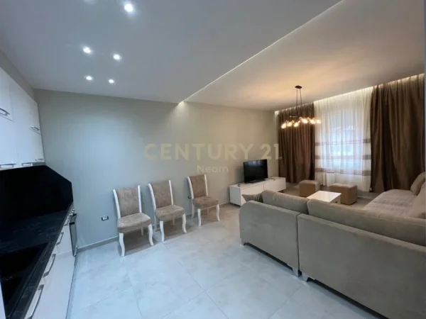 Tirane, shitet apartament 3+1+Aneks+Ballkon Kati 4, 105 m² 210.000 € (Neom114075)