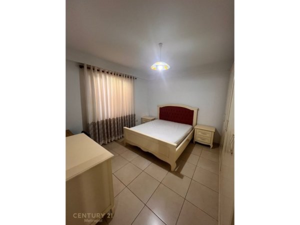 Tirane, jepet me qera apartament 2+1 Kati 1, 100 m² 700 € (Prane inxhinierise se ndertimit)