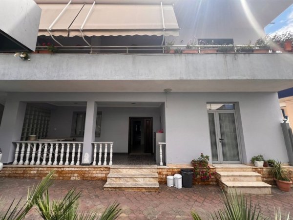 Tirane, jepet me qera apartament 2+1 Kati 1, 100 m² 700 € (Prane inxhinierise se ndertimit)