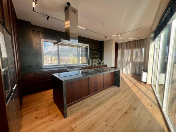 Tirane, jepet me qera apartament+verande | Penthouse 3+1+Aneks+Ballkon Kati 8, 400 m² 3.500 € (Neom114207)