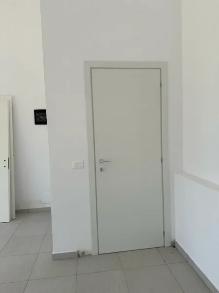Tirane, jepet me qera Kati 0, 45 m² 450 € (Tirane)