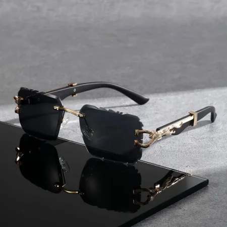 Tirane, shes Syzet më të veçanta të verës i gjeni vetëm tek ne! 20 €