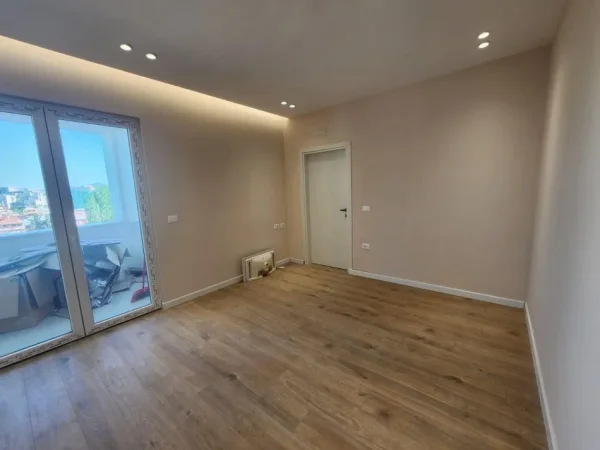 Tirane, jepet me qera apartament 1+1 Kati 5, 65 m² 500 € (Astir, Residenca "River Rezidence")