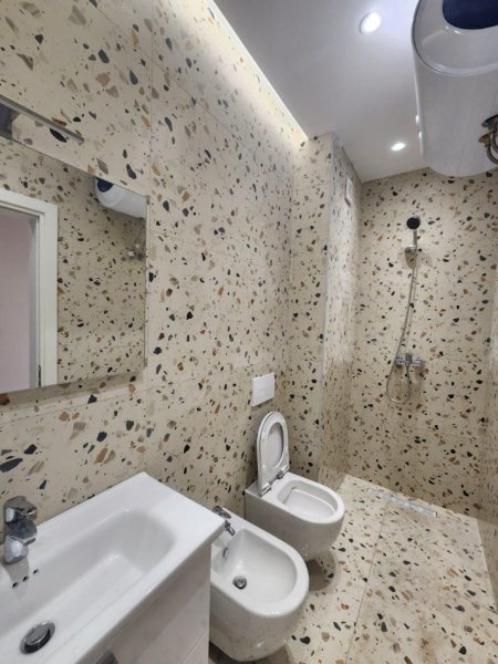 Tirane, jepet me qera apartament 1+1 Kati 5, 65 m² 500 € (Astir, Residenca &quot;River Rezidence&quot;)