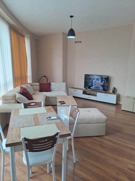 Tirane, jepet me qera apartament 1+1 Kati 2, 60 m² 400 € (Rrethi i Senatoriumit)