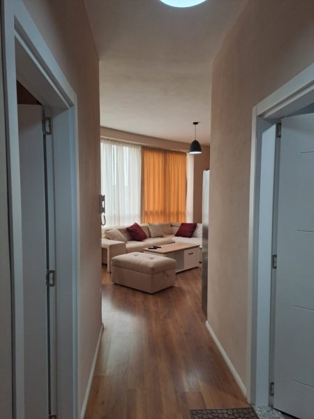 Tirane, jepet me qera apartament 1+1 Kati 2, 60 m² 400 € (Rrethi i Senatoriumit)