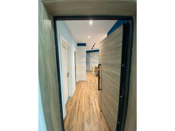 Tirane, jepet me qera apartament 1+1 Kati 2, 75 m² 500 € (Unaza e Re)