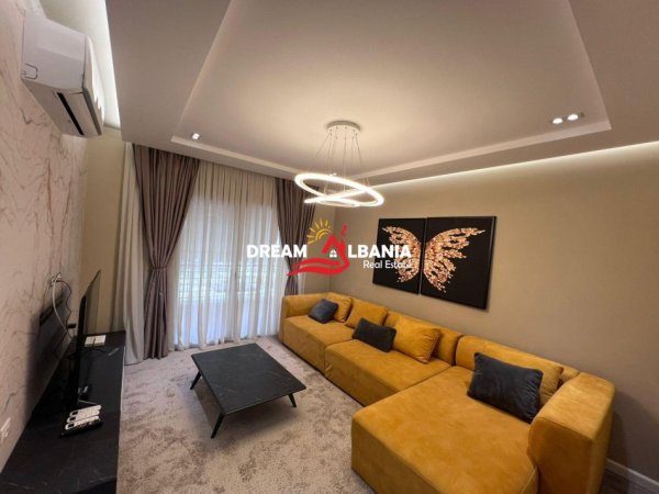 Tirane, jepet me qera apartament 2+1 , 113 m² 800 € (Ne Don Bosko)