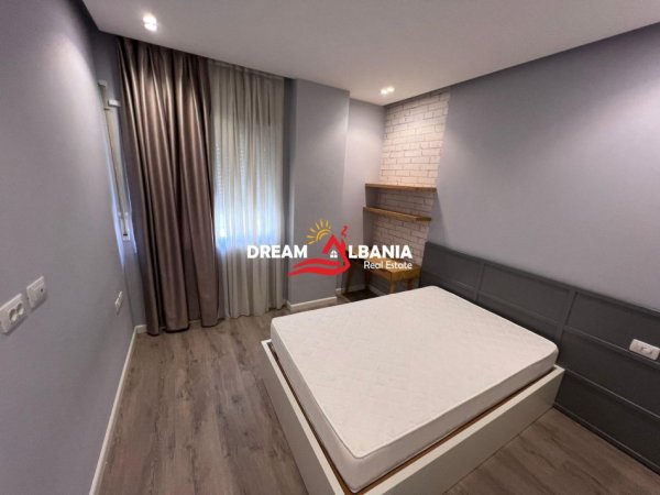 Tirane, jepet me qera apartament 2+1 , 113 m² 800 € (Ne Don Bosko)