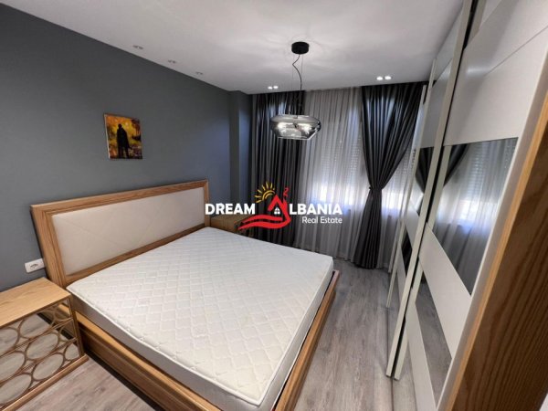 Tirane, jepet me qera apartament 2+1 , 113 m² 800 € (Ne Don Bosko)