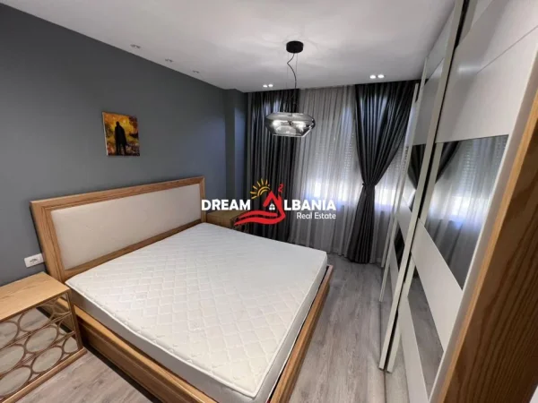 Tirane, jepet me qera apartament 2+1 , 113 m² 800 € (Ne Don Bosko)