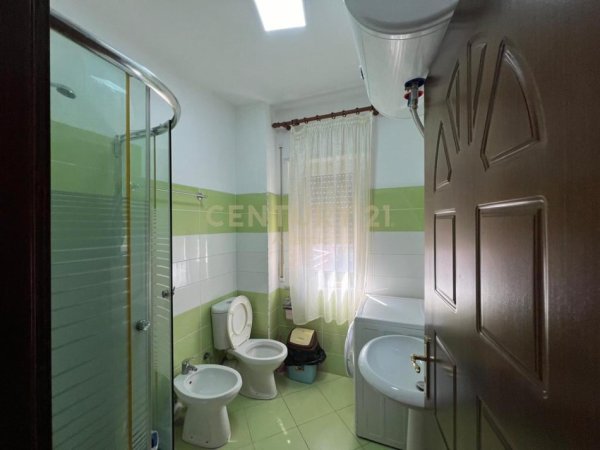 Durres, jepet me qera apartament 1+1 Kati 3, 72 m² 300 € (PLAZH RROTA KUQE)