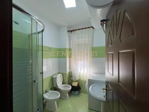 Durres, jepet me qera apartament 1+1 Kati 3, 72 m² 300 € (PLAZH RROTA KUQE)