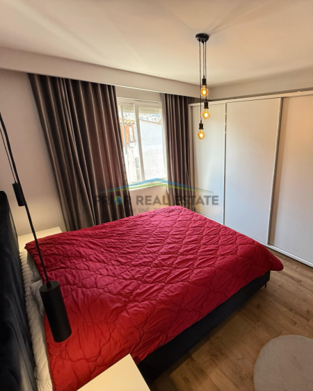 Tirane, jepet me qera apartament 1+1 Kati 11, 70 m² 720 € (Komuna e Parisit)