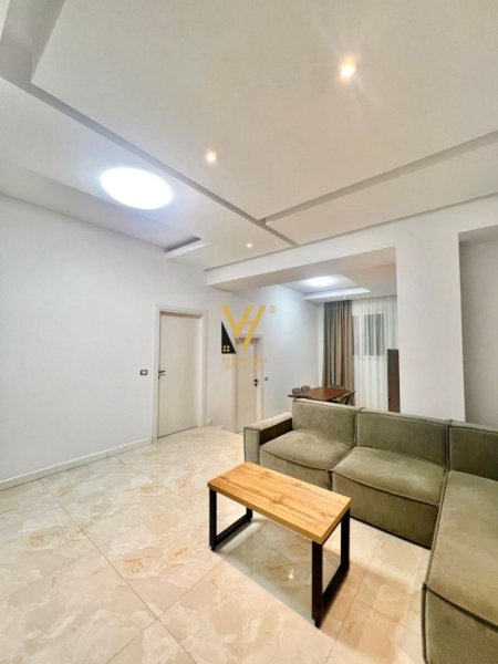 Tirane, jepet me qera apartament 2+1+Ballkon Kati 0, 130 m² 550 € (SELITE)