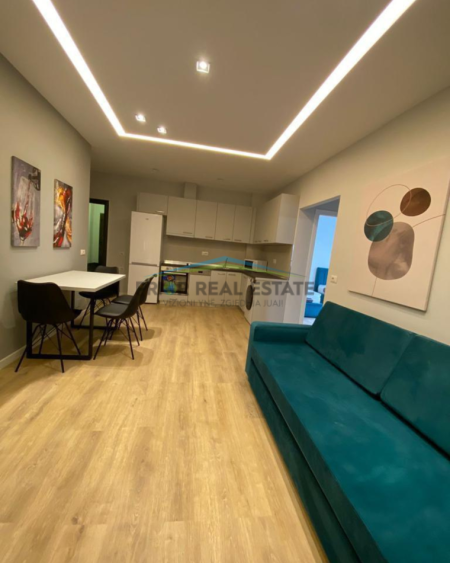Tirane, jepet me qera apartament 2+1 Kati 1, 85 m² 700 € (21 Dhjetori)