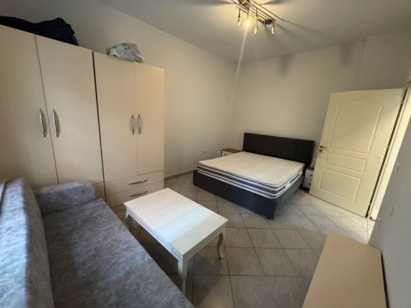 Tirane, jepet me qera apartament 1+1 Kati 0, 60 m² 400 € (rruga e kosovareve)