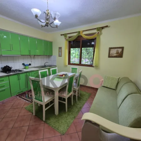 Tirane, shitet Vile 2 Katshe , 1.230 m² 235.000 € (Instituti)