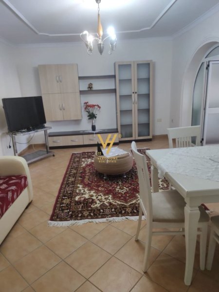Tirane, jepet me qera apartament 3+1+Ballkon Kati 3, 131 m² 600 € (STADIUMI DINAMO)