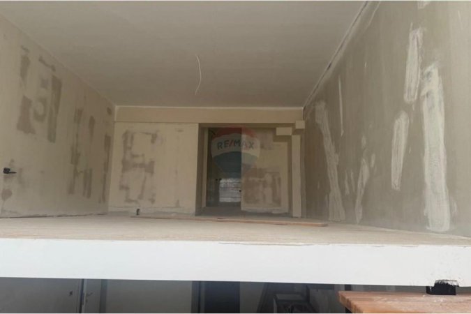 Tirane, shitet apartament duplex Dublex Kati 0, 168 m² 318.000 € (Rruga Thanas Ziko)