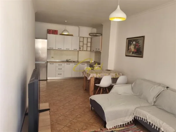 Tirane, jepet me qera apartament 2+1 Kati 5, 100 m² 460 € (ASTIR)