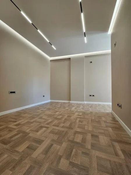Tirane, jepet me qera apartament 2+1+Ballkon Kati 5, 120 m² 1.800 € (prane Air Albania)