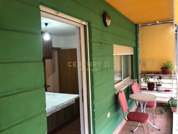 Tirane, jepet me qera apartament 2+1+Ballkon Kati 3, 100 m² 500 € (Ali Demi)