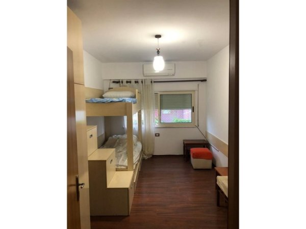 Tirane, jepet me qera apartament 2+1+Ballkon Kati 3, 100 m² 500 € (Ali Demi)