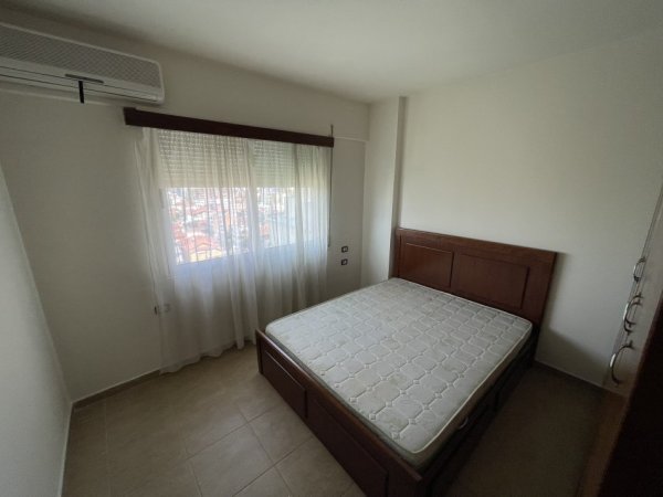 Tirane, jepet me qera apartament 1+1+Aneks+Ballkon Kati 9, 79 m² 500 € (Rruga Kavajes , Perball Delijorgjit)
