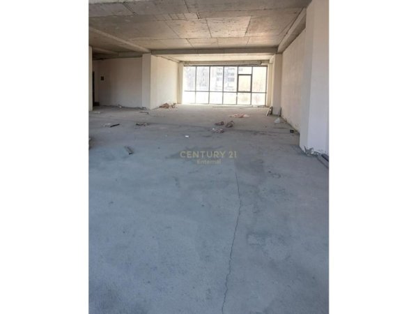Tirane, shes ambjent biznesi , 207 m² 630.000 € (Lake View Residences, Liqeni i Tiranës)