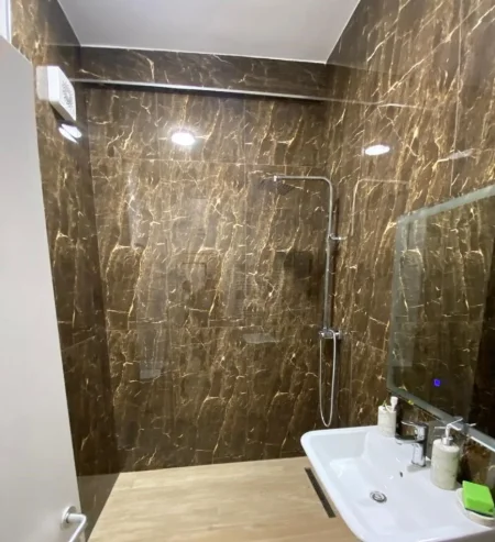 Tirane, shitet apartament 2+1+Ballkon Kati 4, 110 m² (Rruga e Kavajes)