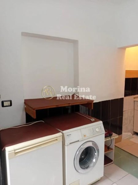 Tirane, jepet me qera garsonier Kati 1, 40 m² 150 € (Rruga Besa)