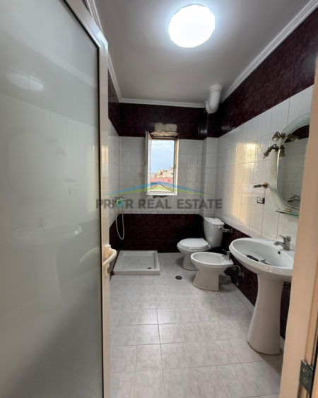 Tirane, shitet apartament 1+1+Ballkon Kati 3, 59 m² 119.000 € (Ish Restorant Durresi)