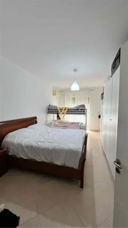 Tirane, shitet apartament 1+1+Ballkon Kati 1, 82 m² 101.000 € (FRESK)