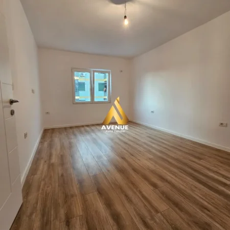 Tirane, shitet apartament 1+1 Kati 5, 42 m² 98.000 € (sander prosi)