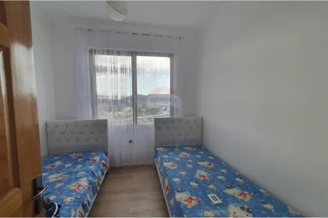 Tirane, jepet me qera apartament , 89 m² 500 € (Pallatet Çabej, Yzberisht)
