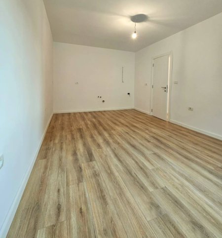 SHITET APARTAMENT 1+1/MOZAIKU TIRANES📍